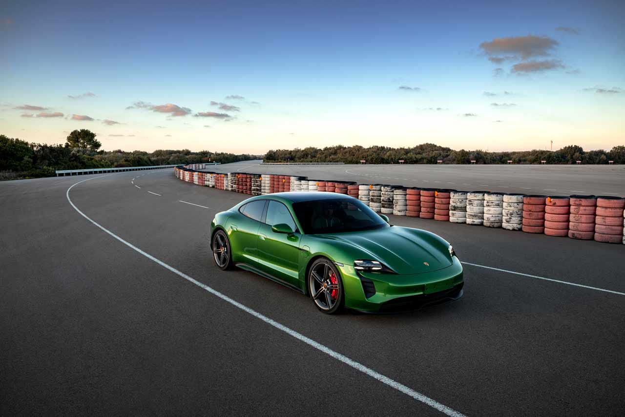 porsche taycan foto di whiroo